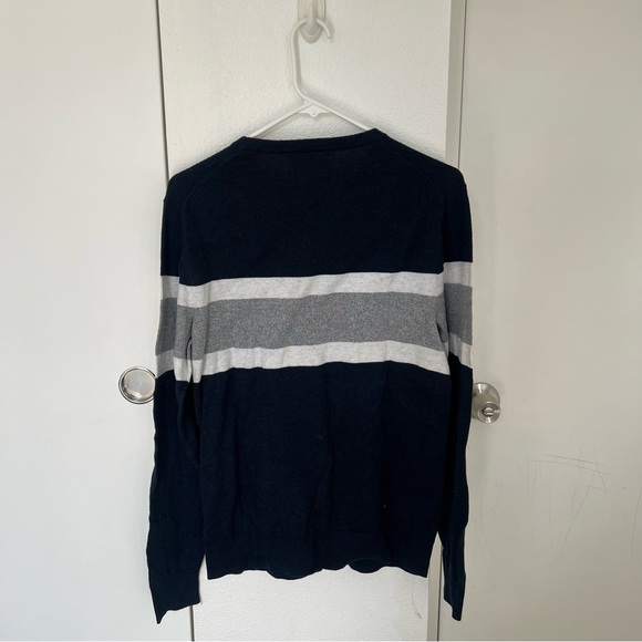 Old Navy Men's Navy and Gray Crewneck Sweater - Picture 2 of 3